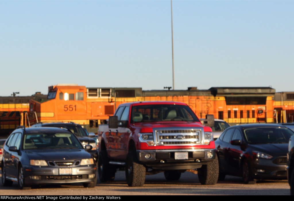 BNSF 551